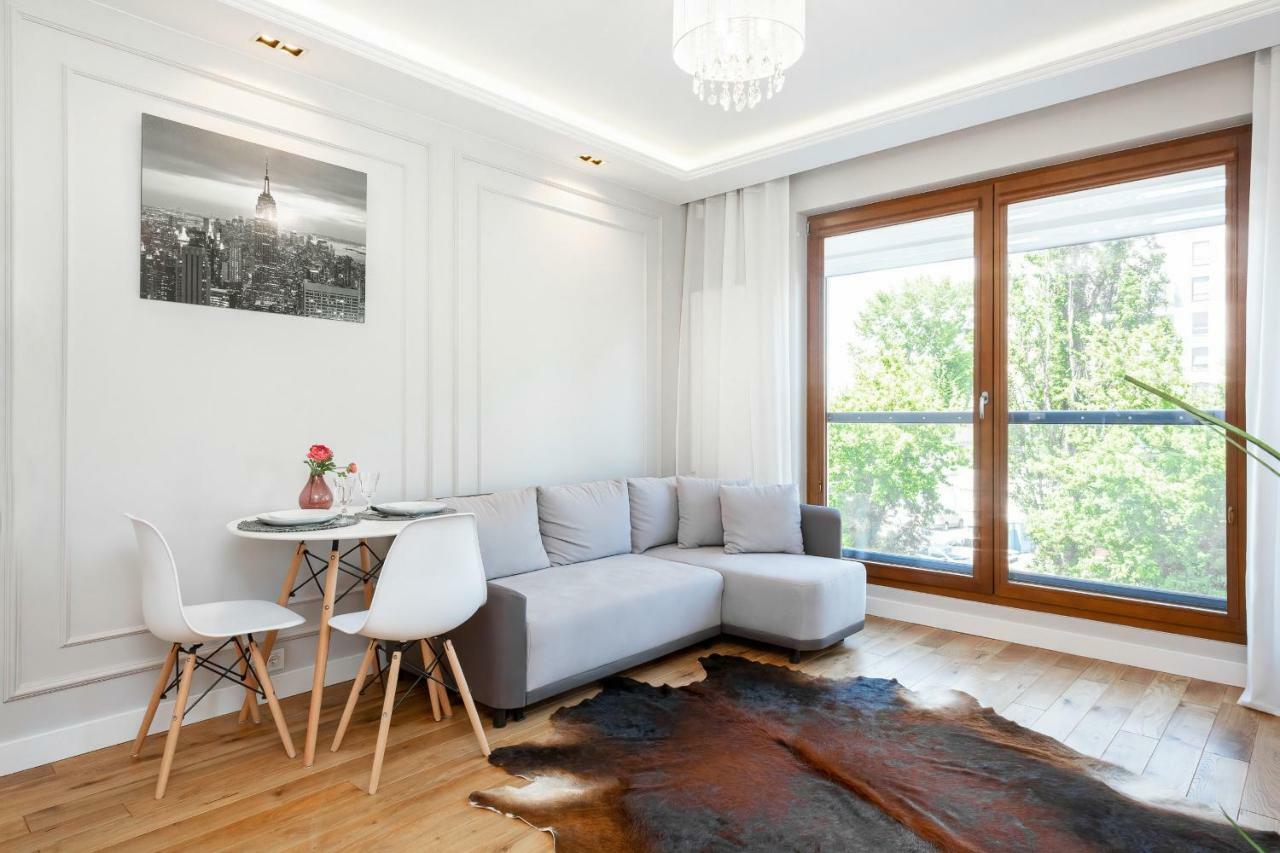 Grzybowska By Renters Apartment *